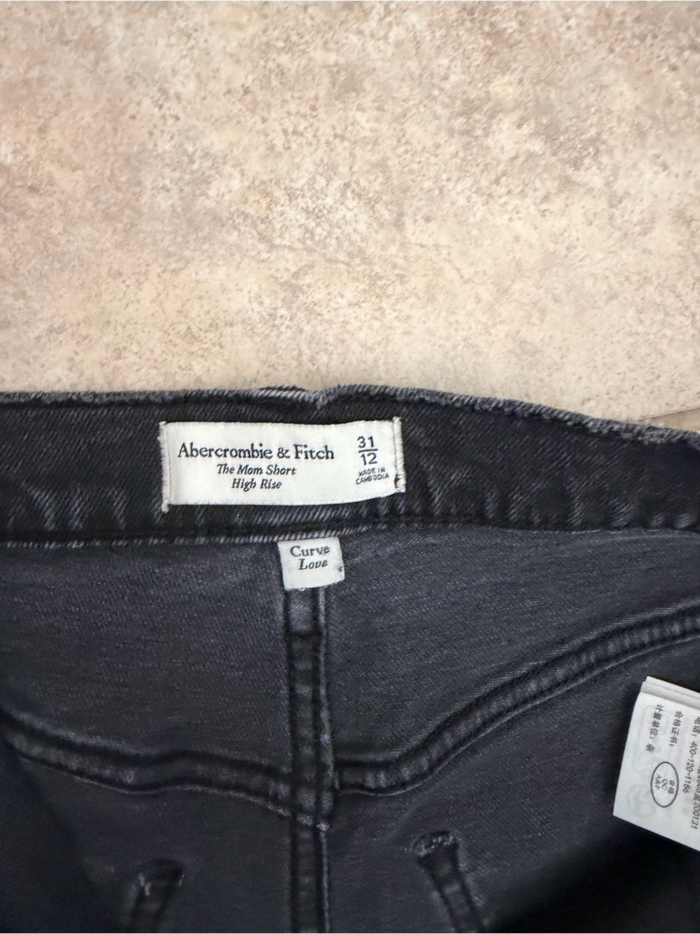 Abercrombie & Fitch Women's High-Rise Mom Shorts — Black